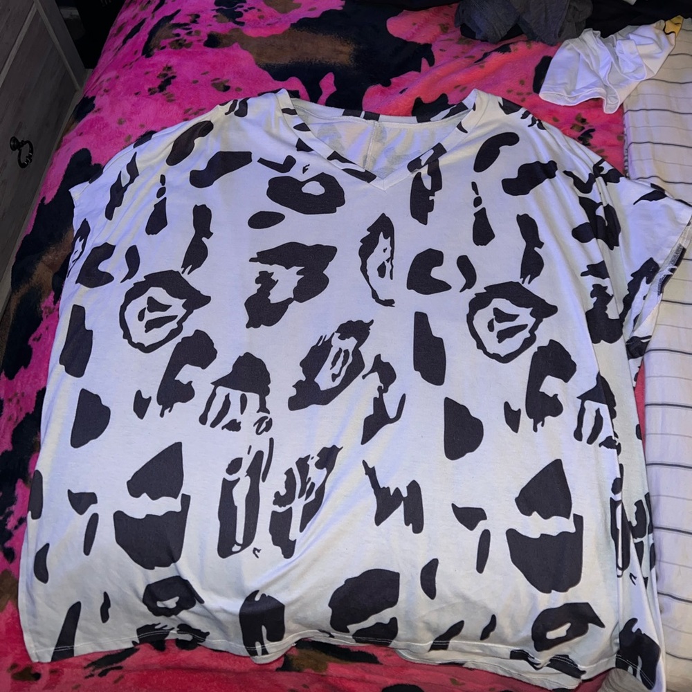 White cow print oversized T-shirt